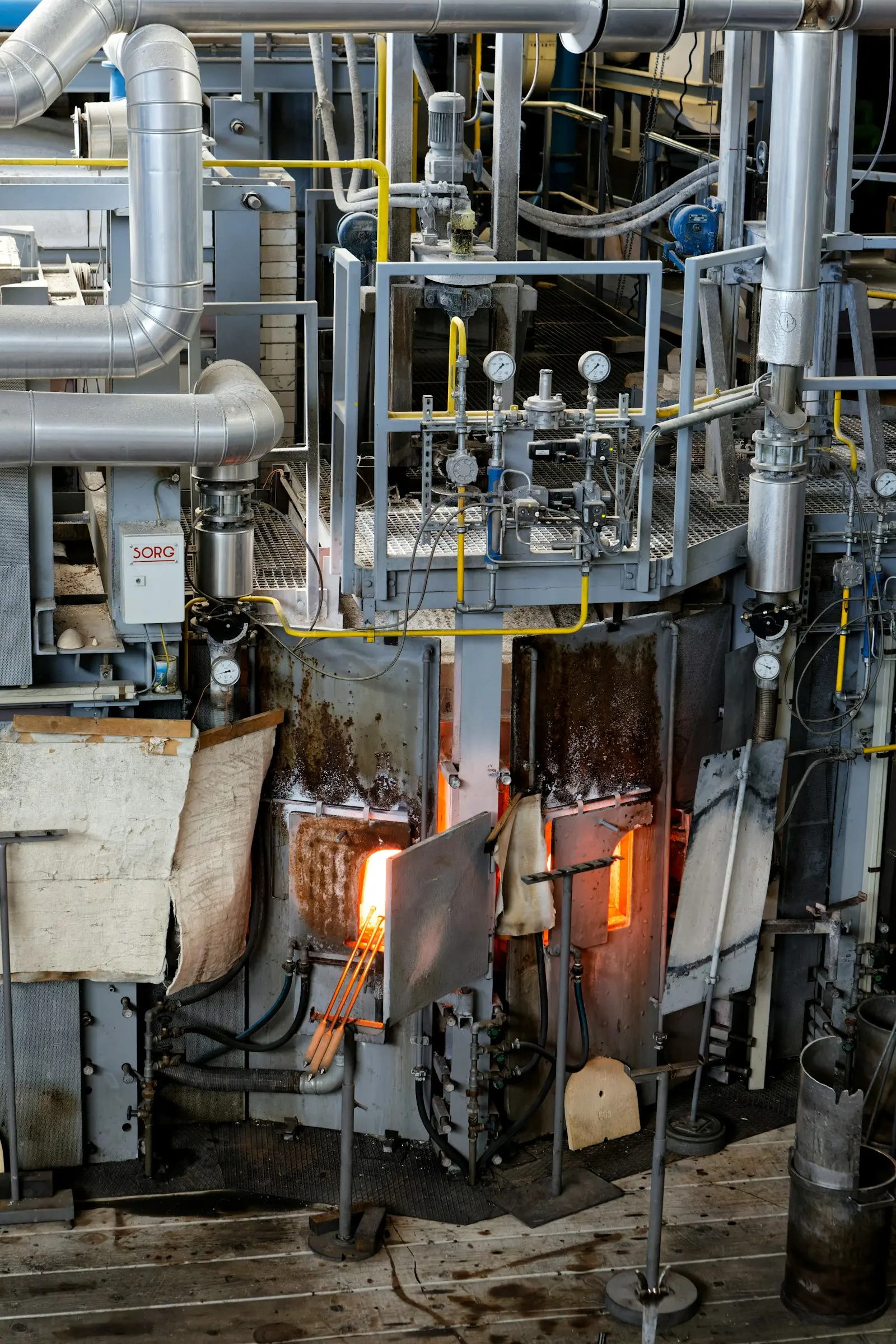 Horno industrial en operación